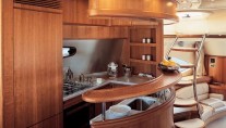 Azimut 68 Bar